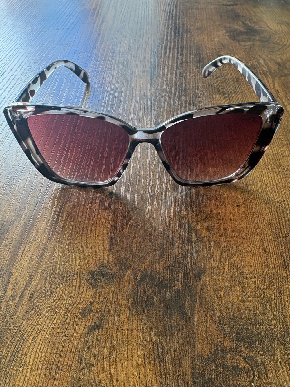 🌿 Free w/ any bundle! SHEIN Speckled Sunglasses